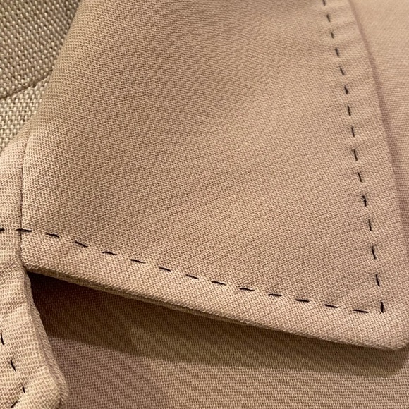 Tahari Womens Tan Blazer w Silver Buttons & Brown Contrast Stitching / Size 6 - Picture 3 of 15